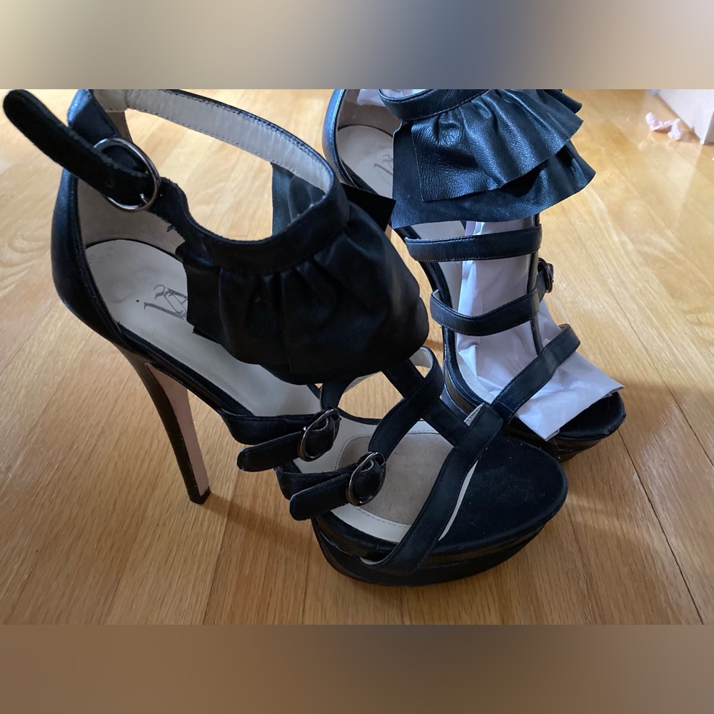 ✨worn once- Velvet Angels women platform heels - size 38.5🖤👼🏼